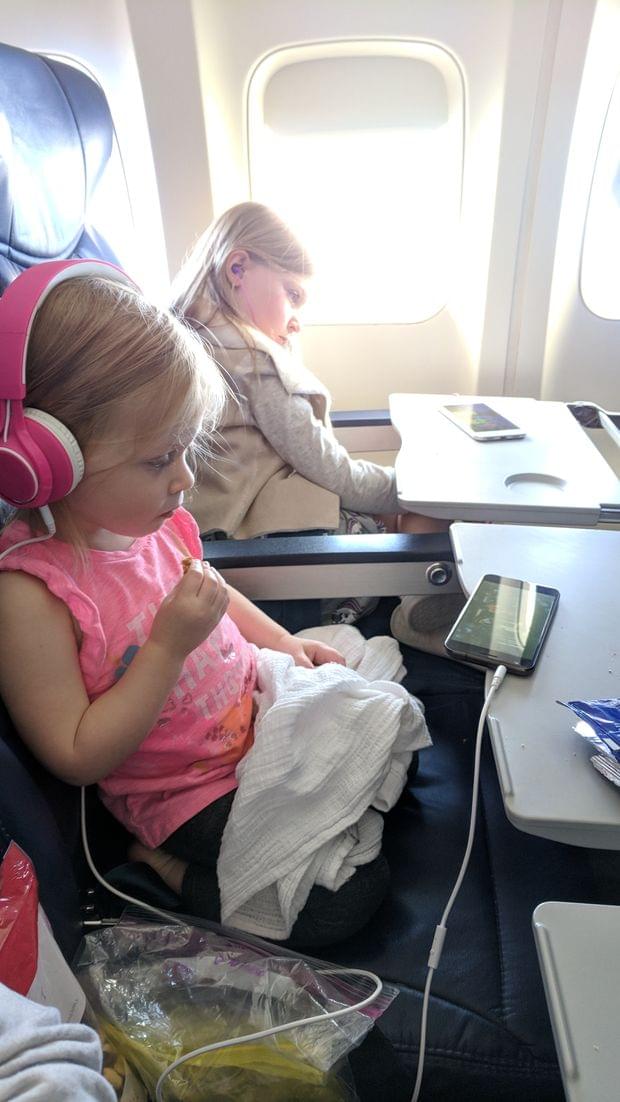 Keeping the kids entertained on the plane